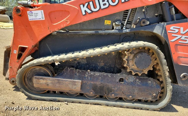 image for item EA2437 2017 Kubota SVL 75-2 tracked skid steer loader