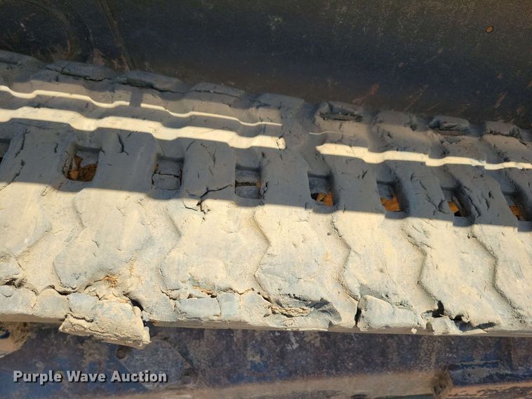 image for item EA2437 2017 Kubota SVL 75-2 tracked skid steer loader