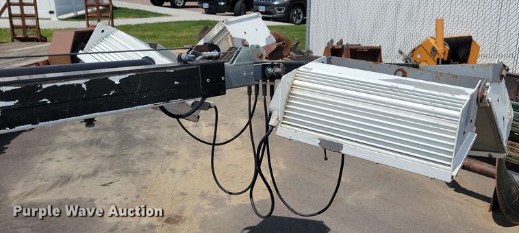 image for item EA2442 Night Hawk LT12 light plant