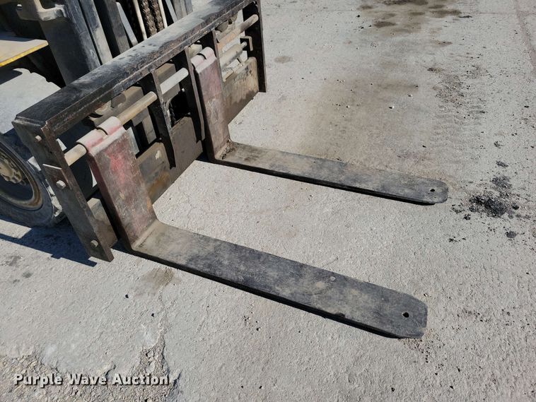 image for item EA2443 Hyster 80 XL2 forklift