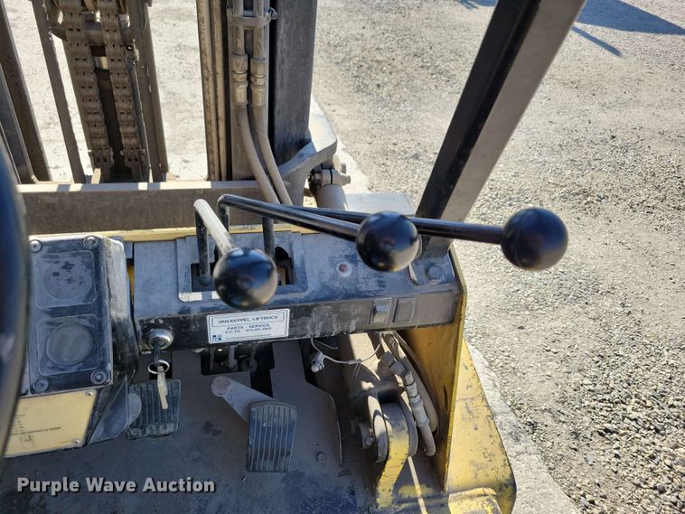 image for item EA2443 Hyster 80 XL2 forklift