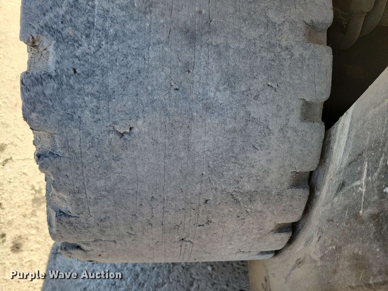 image for item EA2443 Hyster 80 XL2 forklift