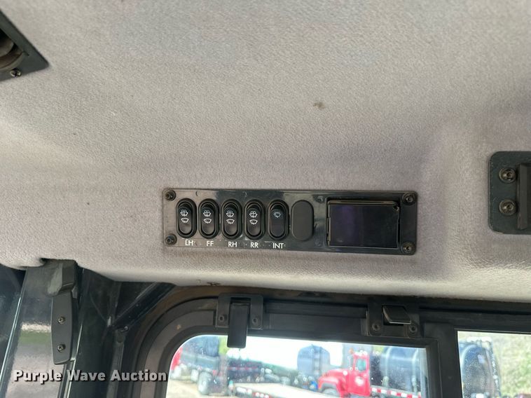 image for item EB2495 2008 Komatsu  D51PX-22 dozer