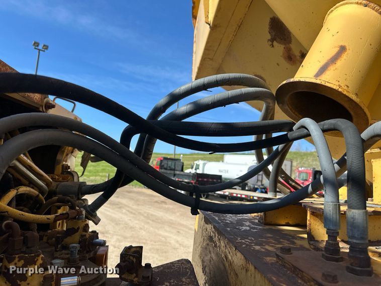 image for item EB2497 1996 Caterpillar  D400E articulated haul truck