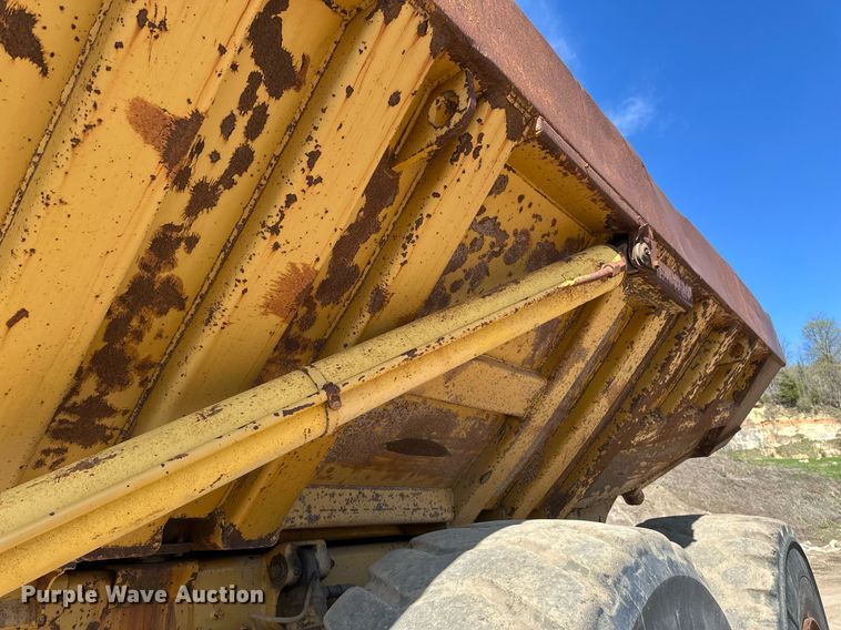 image for item EB2497 1996 Caterpillar  D400E articulated haul truck