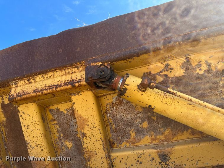 image for item EB2497 1996 Caterpillar  D400E articulated haul truck