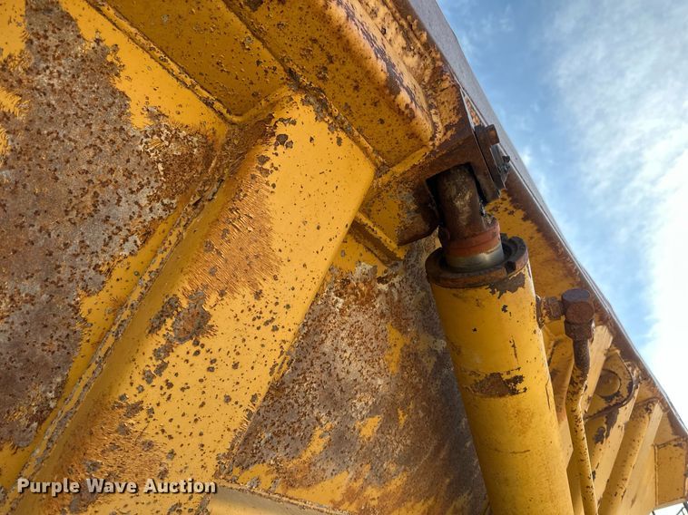 image for item EB2497 1996 Caterpillar  D400E articulated haul truck