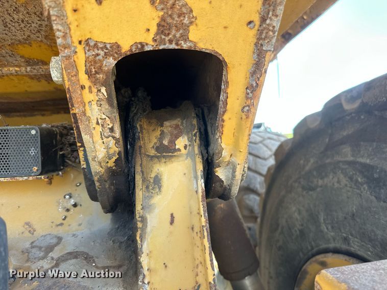 image for item EB2497 1996 Caterpillar  D400E articulated haul truck