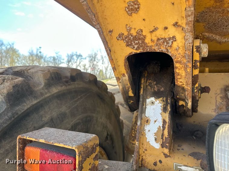 image for item EB2497 1996 Caterpillar  D400E articulated haul truck