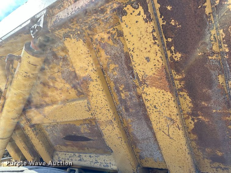 image for item EB2497 1996 Caterpillar  D400E articulated haul truck