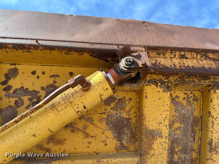 image for item EB2497 1996 Caterpillar  D400E articulated haul truck