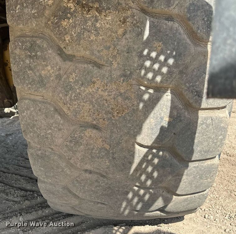 image for item EB2497 1996 Caterpillar  D400E articulated haul truck