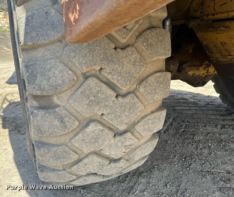 image for item EB2497 1996 Caterpillar  D400E articulated haul truck