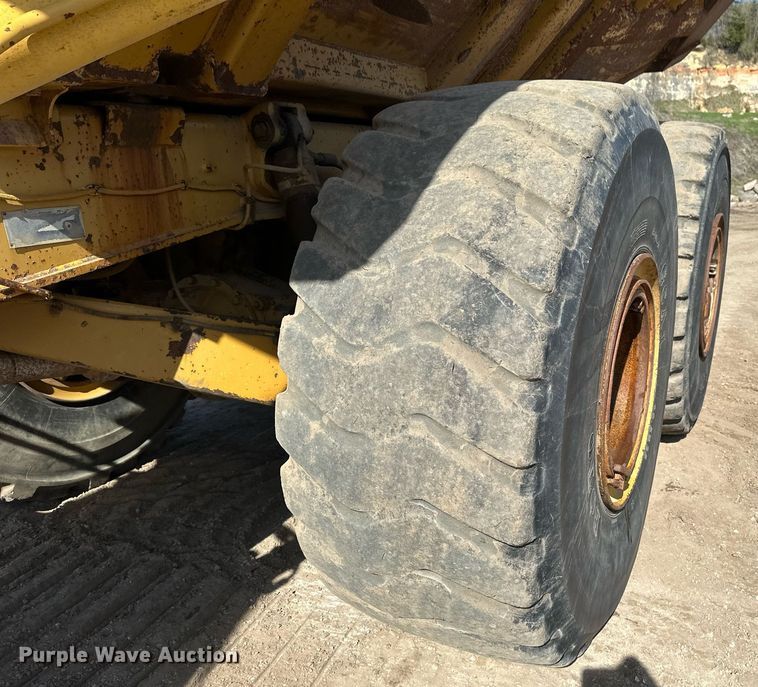 image for item EB2497 1996 Caterpillar  D400E articulated haul truck