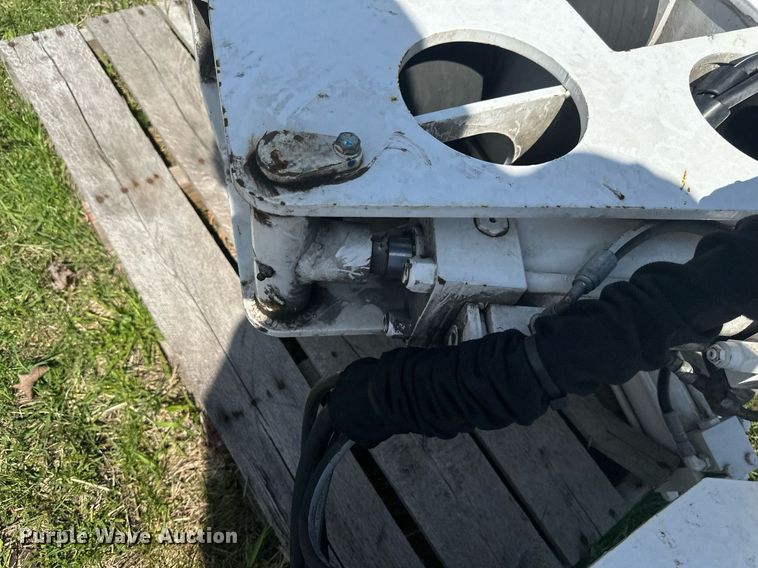 image for item EB2501 Material handler