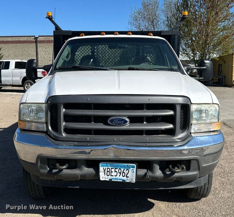 image for item EB2512 2002 Ford F550 Super Duty flatbed truck