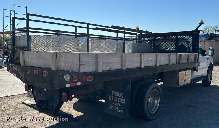 image for item EB2512 2002 Ford F550 Super Duty flatbed truck