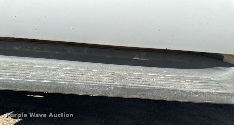 image for item EB2512 2002 Ford F550 Super Duty flatbed truck