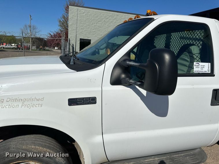 image for item EB2512 2002 Ford F550 Super Duty flatbed truck