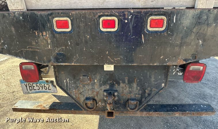 image for item EB2512 2002 Ford F550 Super Duty flatbed truck