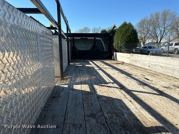 image for item EB2512 2002 Ford F550 Super Duty flatbed truck