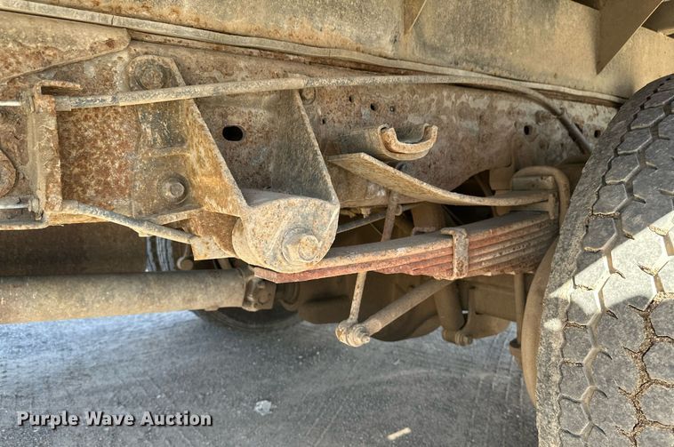 image for item EB2512 2002 Ford F550 Super Duty flatbed truck