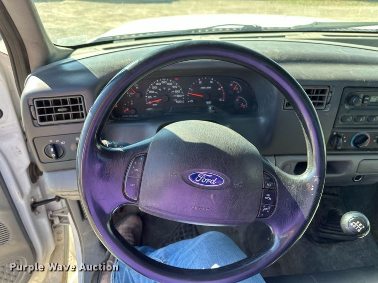 image for item EB2512 2002 Ford F550 Super Duty flatbed truck