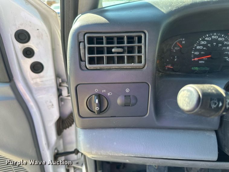 image for item EB2512 2002 Ford F550 Super Duty flatbed truck