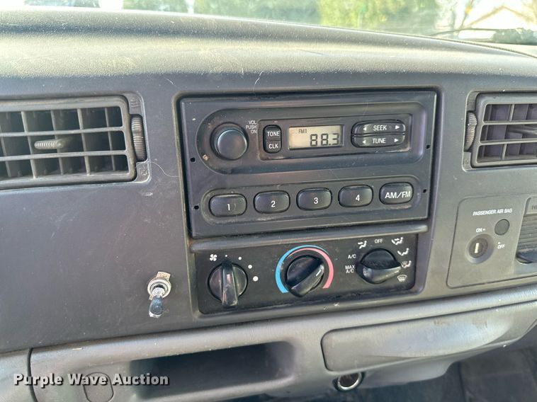 image for item EB2512 2002 Ford F550 Super Duty flatbed truck