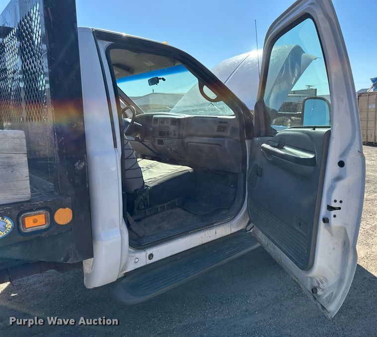 image for item EB2512 2002 Ford F550 Super Duty flatbed truck