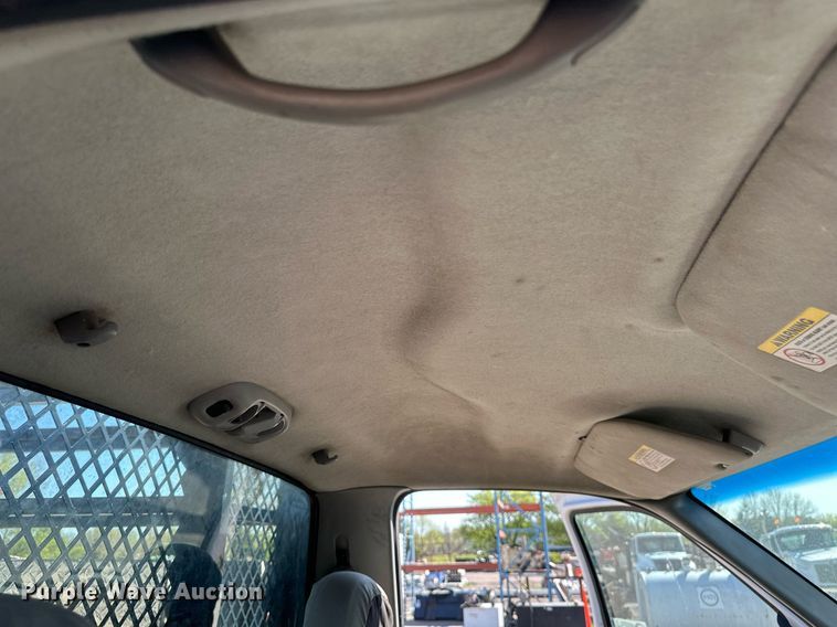 image for item EB2512 2002 Ford F550 Super Duty flatbed truck