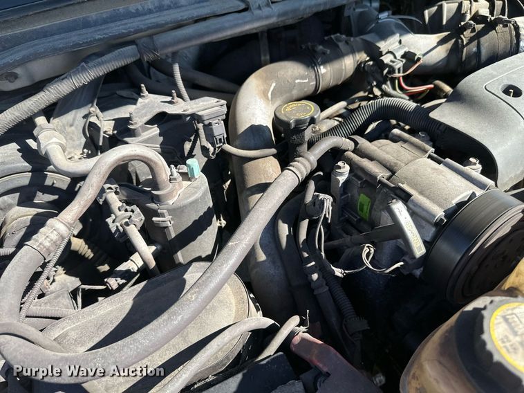 image for item EB2512 2002 Ford F550 Super Duty flatbed truck