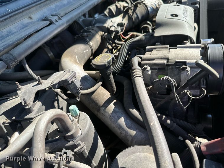 image for item EB2512 2002 Ford F550 Super Duty flatbed truck