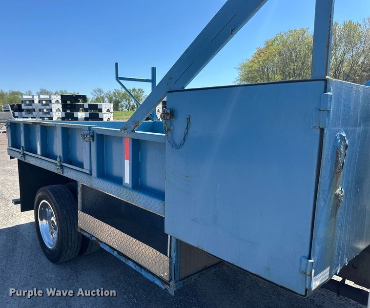 image for item EB2515 2008 Ford F450 Super Duty XL flatbed truck