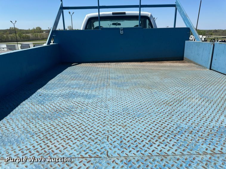 image for item EB2515 2008 Ford F450 Super Duty XL flatbed truck