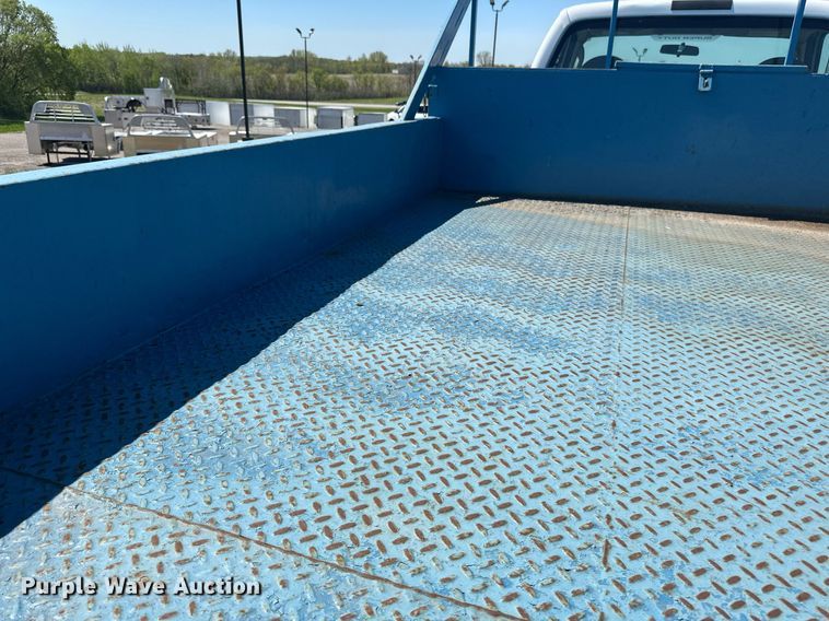 image for item EB2515 2008 Ford F450 Super Duty XL flatbed truck