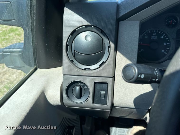 image for item EB2515 2008 Ford F450 Super Duty XL flatbed truck