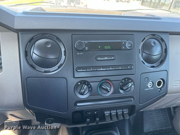 image for item EB2515 2008 Ford F450 Super Duty XL flatbed truck