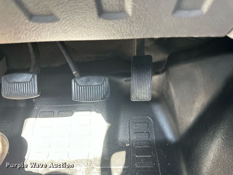 image for item EB2515 2008 Ford F450 Super Duty XL flatbed truck