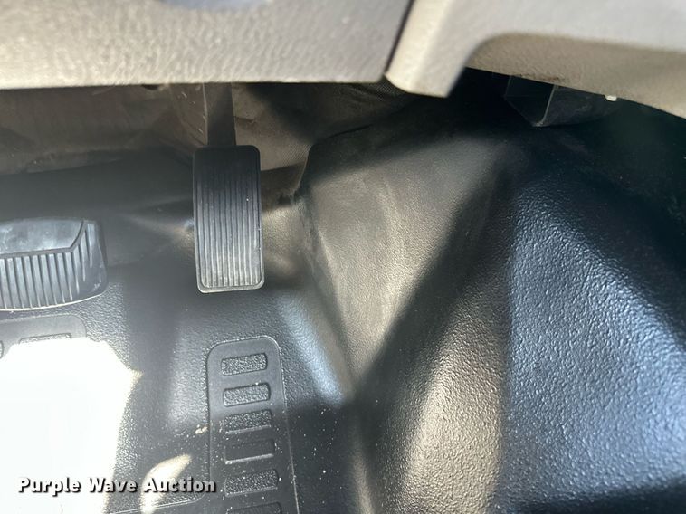 image for item EB2515 2008 Ford F450 Super Duty XL flatbed truck