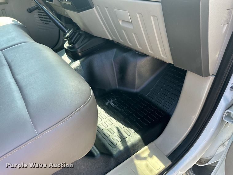 image for item EB2515 2008 Ford F450 Super Duty XL flatbed truck