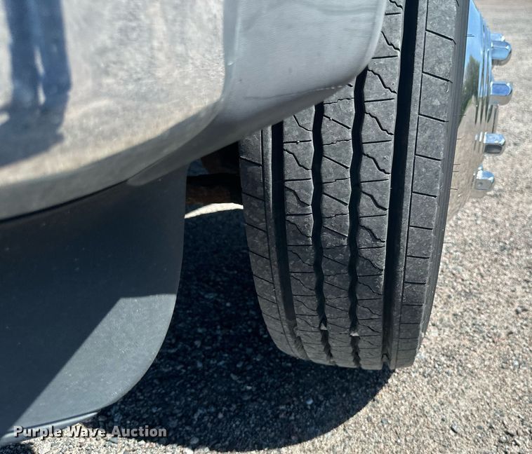 image for item EB2515 2008 Ford F450 Super Duty XL flatbed truck