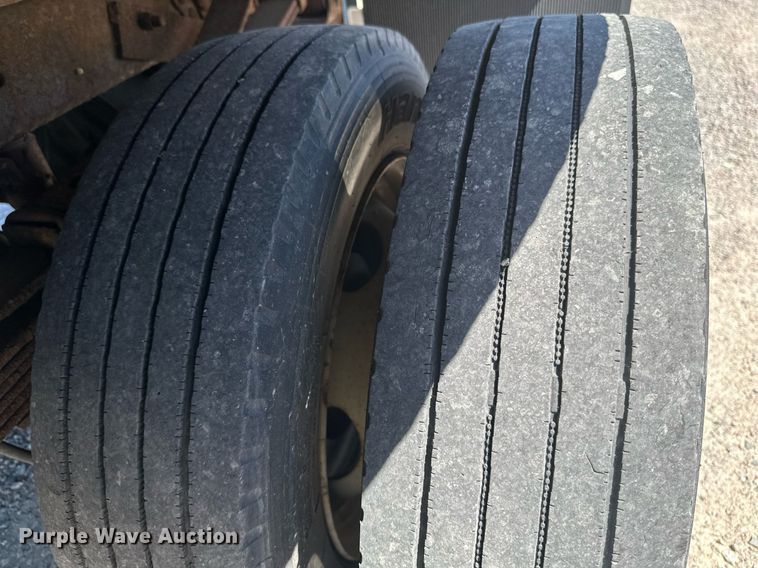 image for item EB2515 2008 Ford F450 Super Duty XL flatbed truck