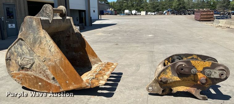image for item EB2518 Hensley excavator bucket
