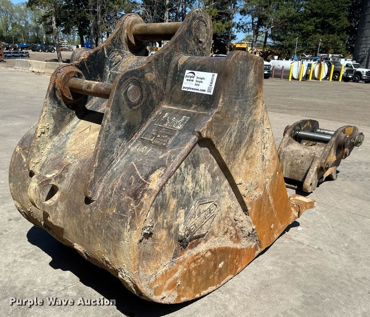 image for item EB2518 Hensley excavator bucket