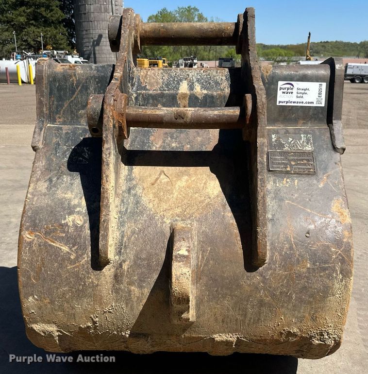 image for item EB2518 Hensley excavator bucket