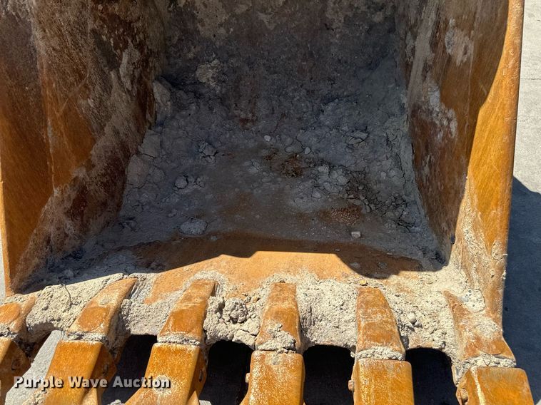 image for item EB2518 Hensley excavator bucket