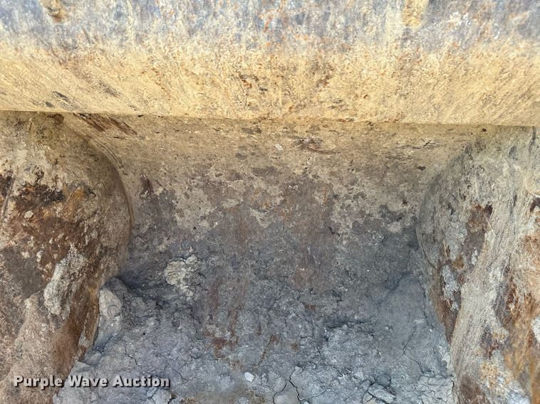 image for item EB2518 Hensley excavator bucket