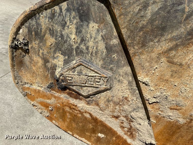 image for item EB2518 Hensley excavator bucket