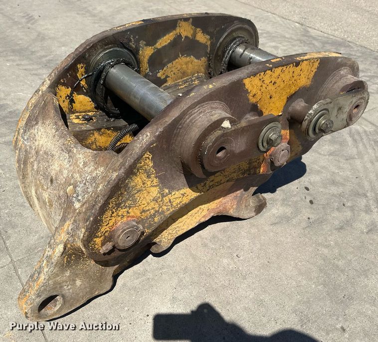 image for item EB2518 Hensley excavator bucket